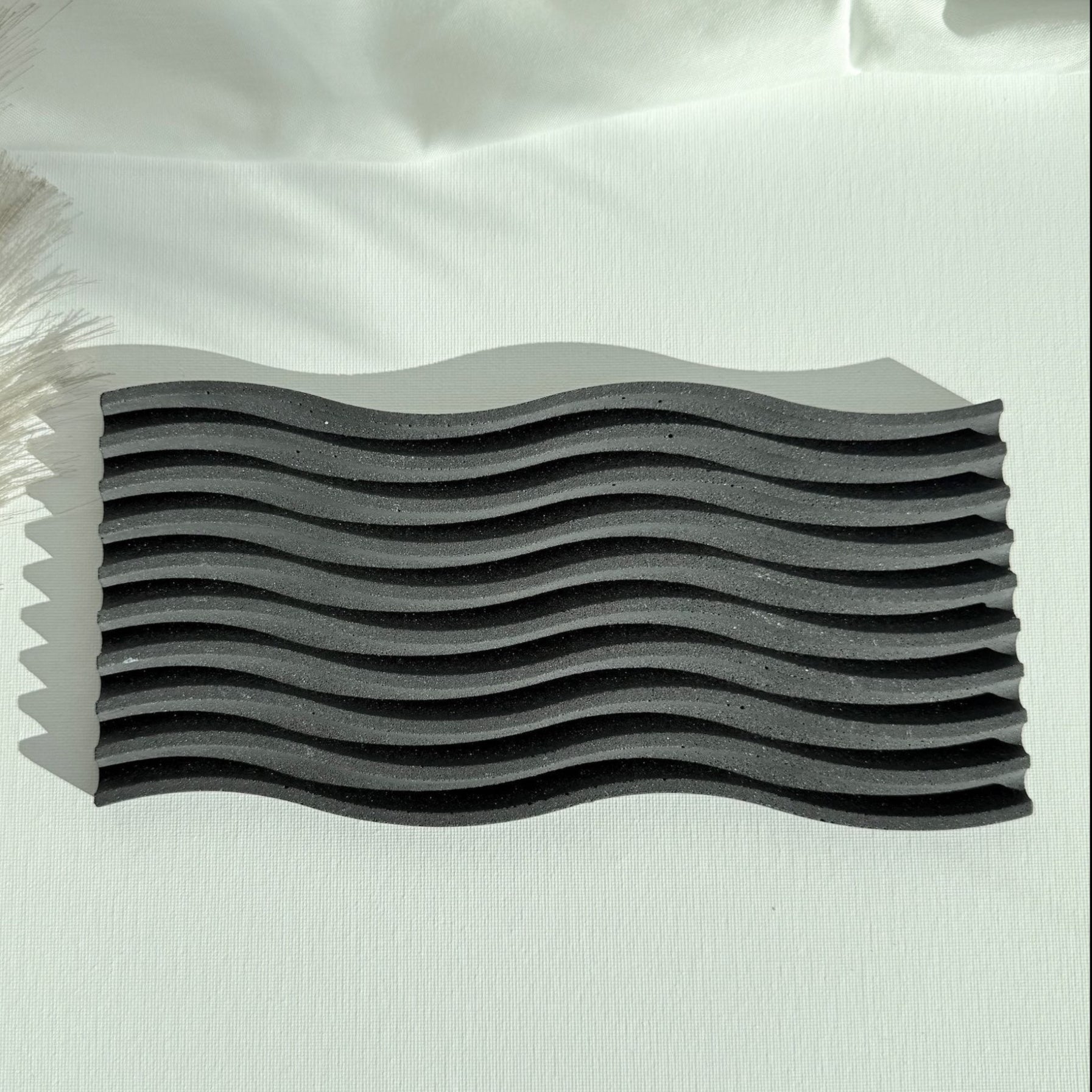 Linea koristetarjoitin - hiilenmusta